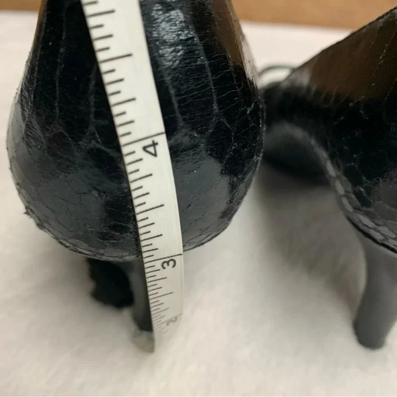 Bandolino black heels size 6.5 open toe does have some wear - Picture 7 of 10